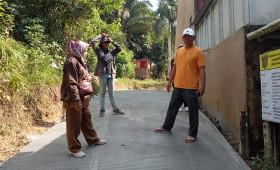 Monitoring pengerjaan Semenisasi Jalan,Drainase,Gorong-gorong, dan Playground